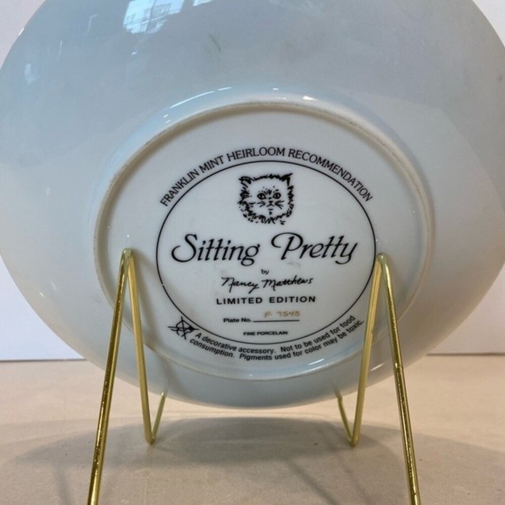Sitting pretty by Nancy Matthews 8” Collectors Plate #F7545 - Picture 5 of 10